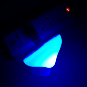 LED Night Lamp Mushroom Wall Socket Lamp White Light Control Sensor Bathroom Bedroom Furniture Decoration Wall Lamp (Model: US Plug, Color: Blue)